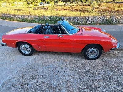 Usata Alfa Romeo Spider 109 CV (80 kW) 1980 Rosso Cabrio