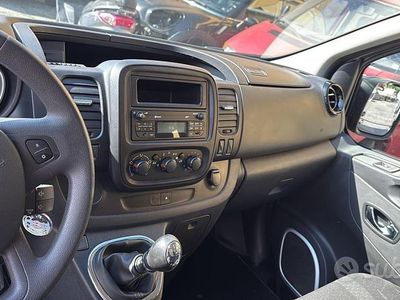 Usata Opel Vivaro 140 CV (102 kW) 2016 Monovolume