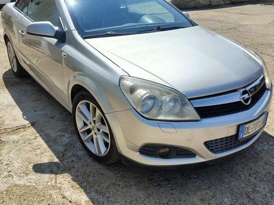 Usata 2007 Opel Astra Cabriolet Cosmo Cabrio | 5000 € (Cara)