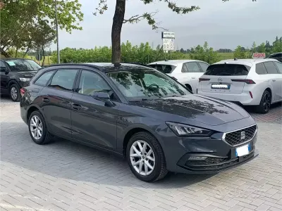 Usata Seat Leon Style 150 CV (110 kW) 2024 Grigio Station wagon