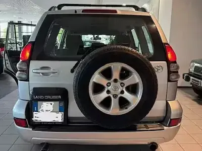 Usata Toyota Land Cruiser Sol 163 CV (119 kW) 2005 Grigio SUV