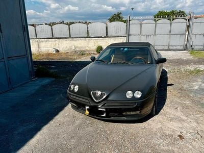 Usata Alfa Romeo Spider 128 CV (94 kW) 1996 Nero Cabrio