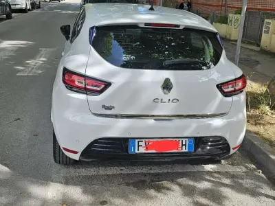 Usata Renault Clio IV Zen 75 CV (55 kW) 2019 Bianco Berlina