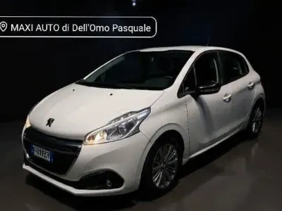 Usata Peugeot 208 82 CV (60 kW) 2017 Bianco Utilitaria
