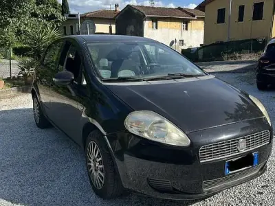 Usata Fiat Grande Punto 65 CV (47 kW) 2010 Nero Utilitaria