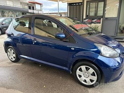 Usata Toyota Aygo 67 CV (49 kW) 2008 Blu Utilitaria