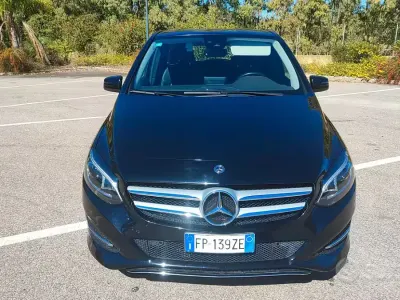 Usata Mercedes B200 136 CV (100 kW) 2018 Nero Utilitaria