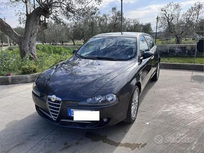 Usata Alfa Romeo 147 116 CV (85 kW) 2008 Verde Utilitaria