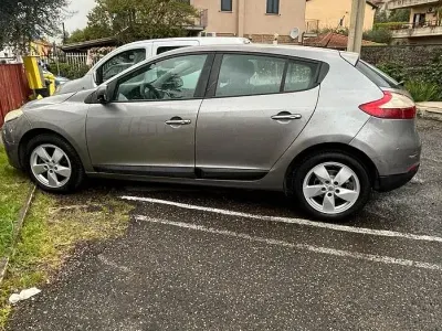 Usata Renault Mégane III 110 CV (80 kW) 2009 Grigio Berlina