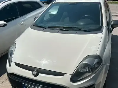 Usata Fiat Punto Evo 75 CV (55 kW) 2011 Bianco Utilitaria