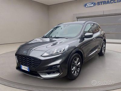 Usata Ford Kuga ST-Line 120 CV (88 kW) 2024 Grigio metallizzato SUV