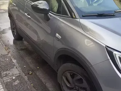 Usata Opel Crossland X 110 CV (80 kW) 2020 Grigio SUV