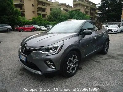 Second-hand Renault Captur Techno 100 CP (73 kW) 2023 Gri SUV