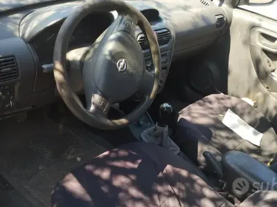 Usata Opel Corsa 75 CV (55 kW) 2002 Blu Utilitaria