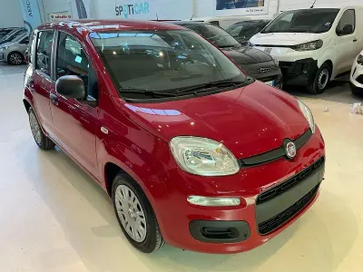 Nuova Fiat Panda Icon 69 CV (50 kW) 2025 Rosso Utilitaria