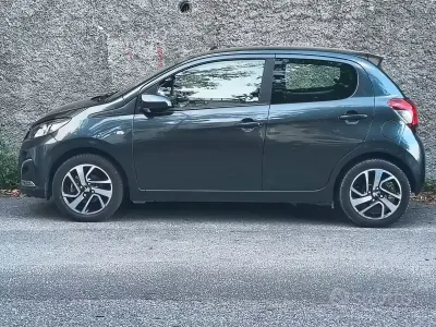 Usata Peugeot 108 Allure 72 CV (52 kW) 2019 Grigio Berlina