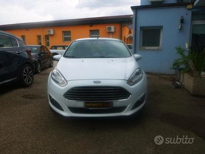 Usata Ford Fiesta ST-Line 75 CV (55 kW) 2017 Bianco Berlina