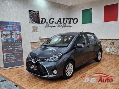 Usata Toyota Yaris Style 90 CV (66 kW) 2014 Grigio Utilitaria