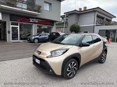 Usata Toyota Aygo X Trend 72 CV (52 kW) 2025 Grigio SUV