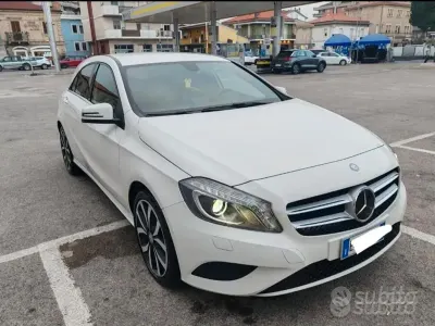 Usata Mercedes A180 109 CV (80 kW) 2015 Bianco Utilitaria