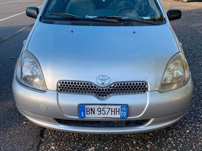 usata Toyota Yaris 1000cc benzina