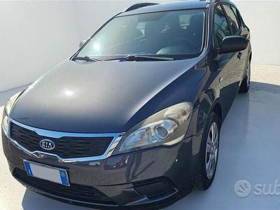 Usata Kia Ceed EX 90 CV (66 kW) 2010 Antracite metallizzato Utilitaria