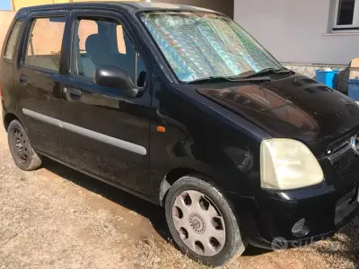 Usata Opel Agila 75 CV (55 kW) 2008 Nero Utilitaria