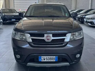 Usata Fiat Freemont Lounge 170 CV (125 kW) 2014 Grigio SUV