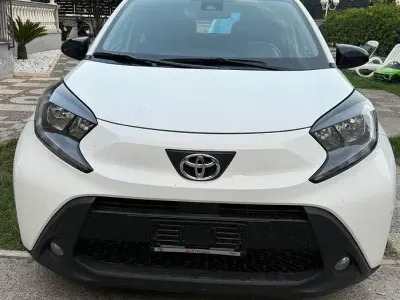 Usata Toyota Aygo X 72 CV (52 kW) 2022 Bianco SUV