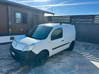Usata Renault Kangoo 70 CV (51 kW) 2010 Bianco Monovolume