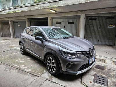 Usata Renault Captur Techno 94 CV (69 kW) 2023 Grigio SUV