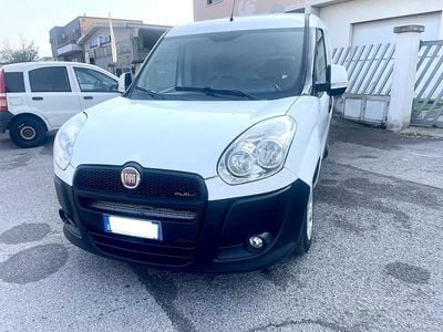 Begagnad Fiat Doblò Active 90 HK (66 kW) 2011 Vit Minibuss