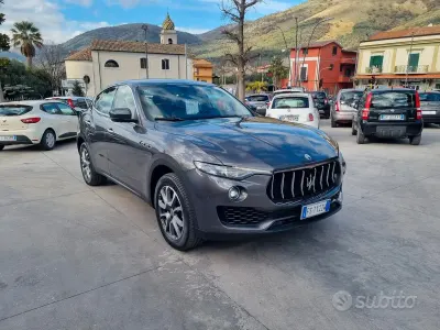 Usata Maserati Levante GranLusso 275 CV (202 kW) 2018 Beige SUV
