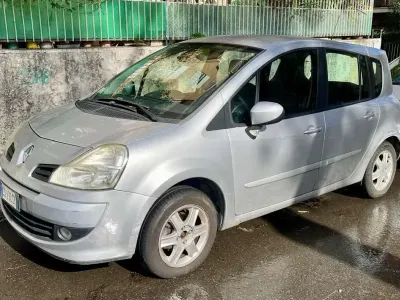 Usata Renault Grand Modus Dynamique 86 CV (63 kW) 2008 Grigio Monovolume
