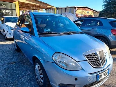 Usata Lancia Ypsilon 78 CV (57 kW) 2009 Blu Utilitaria