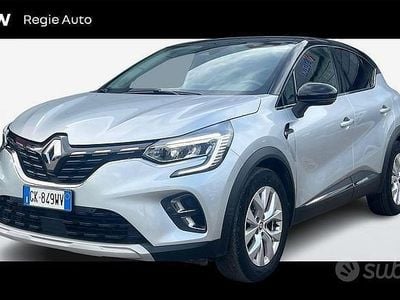 Usata Renault Captur Intens 145 CV (106 kW) 2022 Grigio chiaro SUV