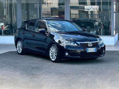 Lexus CT200h