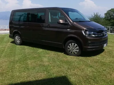 Usata VW Caravelle Comfortline 150 CV (110 kW) 2017 Marrone Furgone