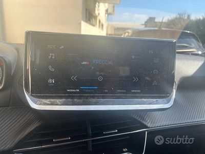 Usata Peugeot 2008 100 CV (73 kW) 2023 Rosso SUV