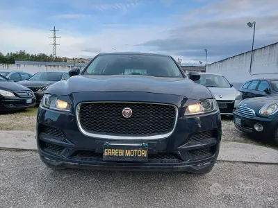 Begagnad Jaguar F-Pace Pure 241 HK (177 kW) 2017 Blå SUV