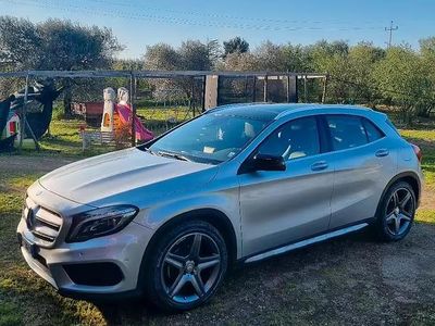 Usata Mercedes GLA200 136 CV (100 kW) 2015 Grigio SUV