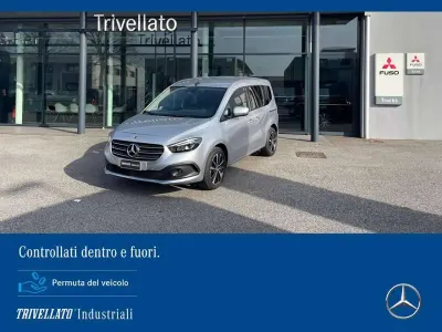Usata Mercedes T180 131 CV (96 kW) 2023 Argento helvin met. Monovolume