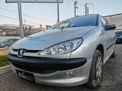 Usata Peugeot 206 67 CV (49 kW) 2005 Bianco Berlina