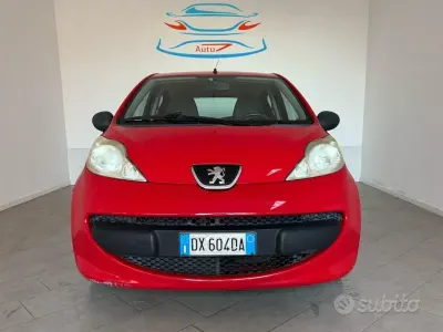 Gebraucht Peugeot 107 68 PS (50 kW) 2009 Rot Kleinwagen