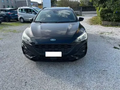 Usata Ford Focus Titanium 125 CV (91 kW) 2019 Nero Station wagon