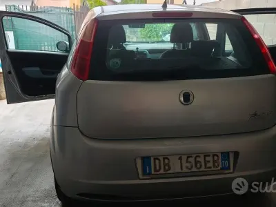 Usata Fiat Grande Punto 65 CV (47 kW) 2006 Grigio Utilitaria