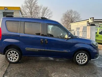 Usata Fiat Doblò Trekking 120 CV (88 kW) 2018 Blu Monovolume