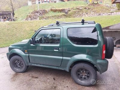 Usata Suzuki Jimny 86 CV (63 kW) 2011 Verde SUV