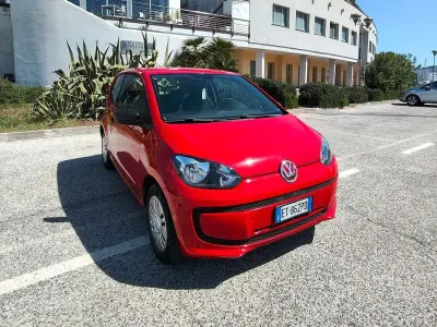Usata VW up! Move 68 CV (50 kW) 2014 Rosso Utilitaria