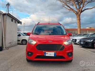 Usata Ford Tourneo Courier Sport 75 CV (55 kW) 2019 Rosso Monovolume